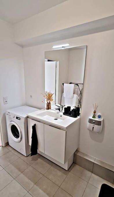 Loft Climatise Parking Gratuit 5Min Gare Apartment Le Plessis-Bouchard Exterior photo